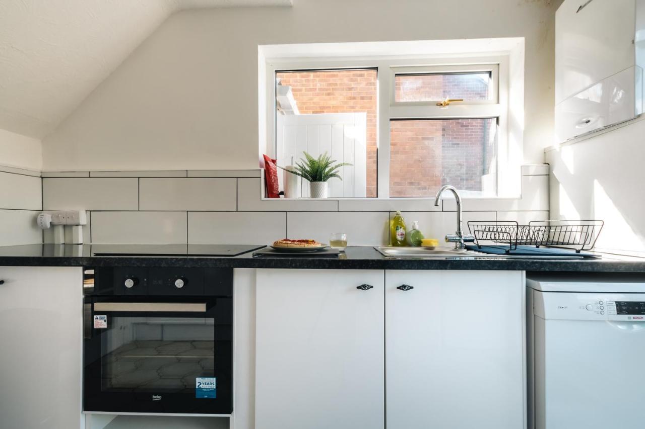 3 Bedrooms House Ideal For Long Stays! Southampton Buitenkant foto