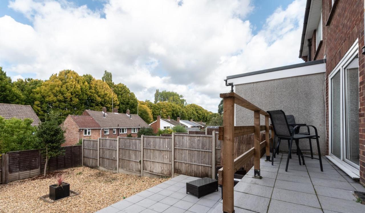 3 Bedrooms House Ideal For Long Stays! Southampton Buitenkant foto