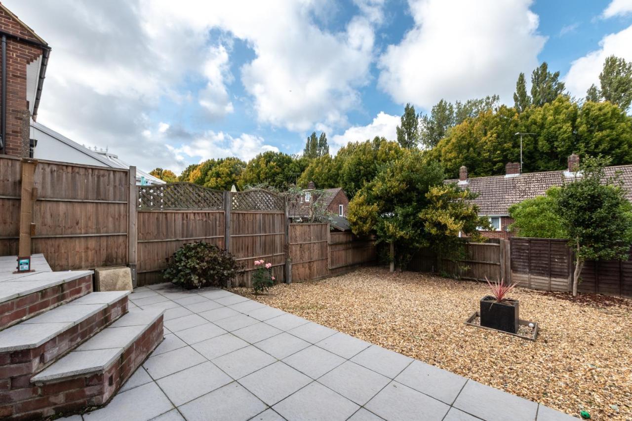 3 Bedrooms House Ideal For Long Stays! Southampton Buitenkant foto