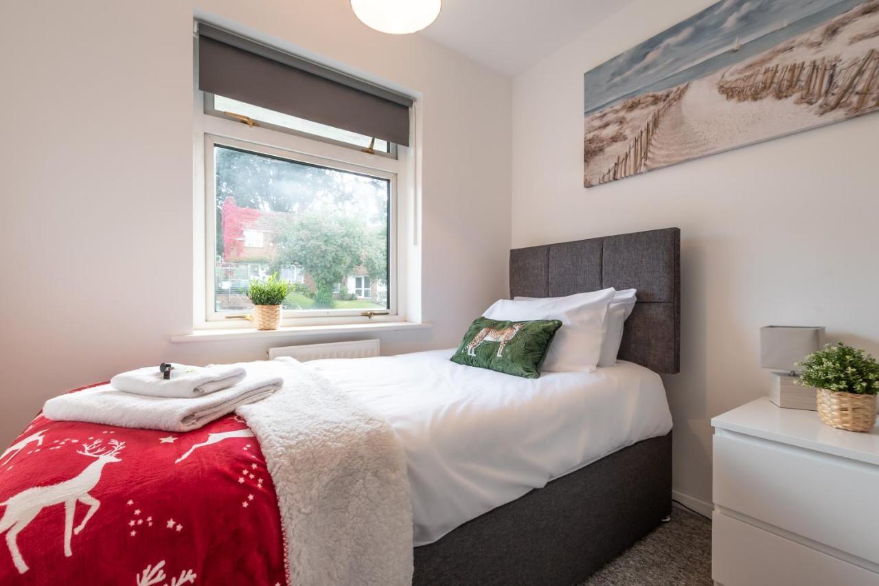 3 Bedrooms House Ideal For Long Stays! Southampton Buitenkant foto
